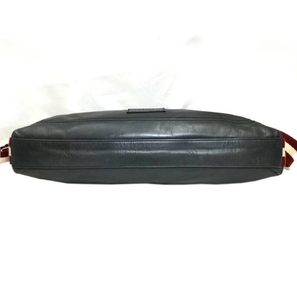 BALLY 2Way Business Bag
Striped Gray Leather Silver Hardware - Picture 4 of 8